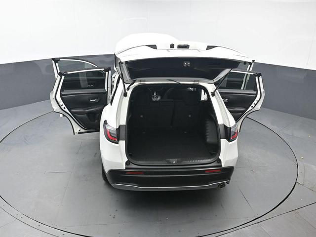 Photo of 2023 Platinum White Pearl Honda HR-V