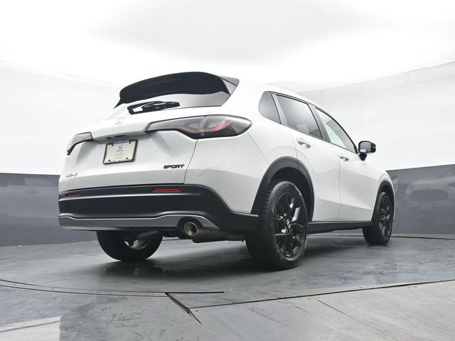 Photo of 2023 Platinum White Pearl Honda HR-V