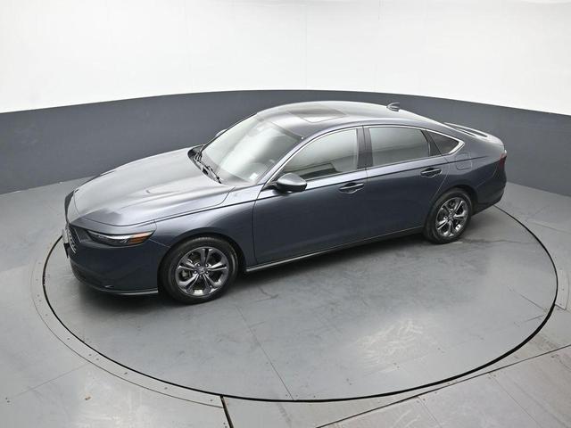 Photo of 2023 Meteorite Gray Metallic Honda Accord