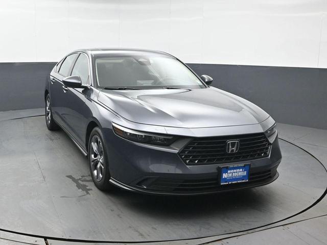 Photo of 2023 Meteorite Gray Metallic Honda Accord