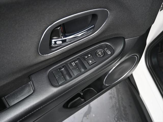 Photo of 2022 Platinum White Pearl Honda HR-V