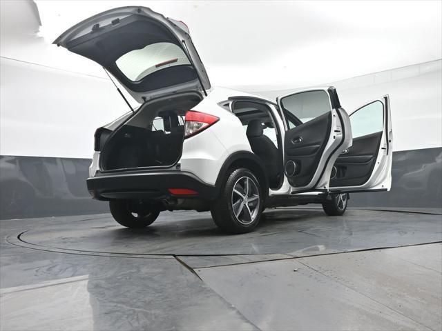 Photo of 2022 Platinum White Pearl Honda HR-V
