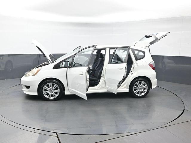 Photo of 2010 Taffeta White Honda Fit