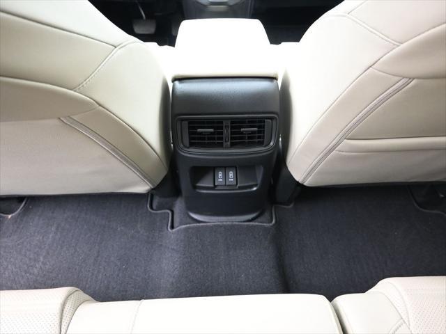 Photo of 2022 Platinum White Pearl Honda CR-V
