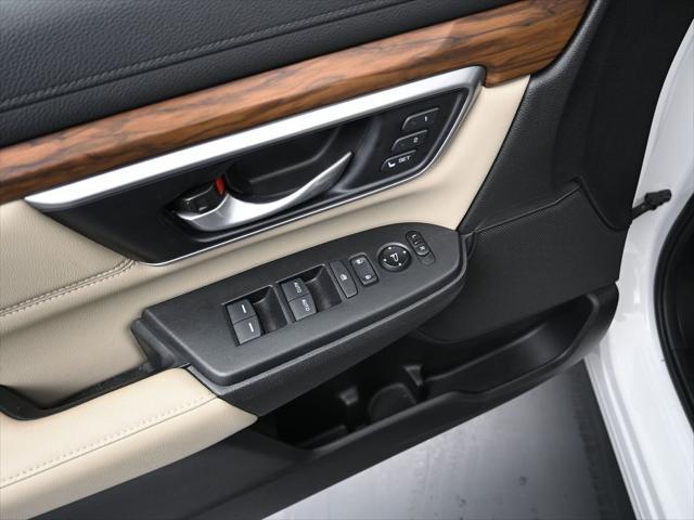 Photo of 2022 Platinum White Pearl Honda CR-V