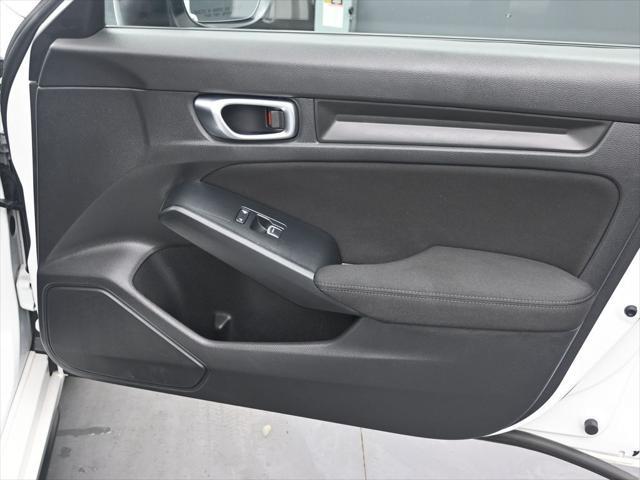 Photo of 2023 Platinum White Pearl Honda Civic