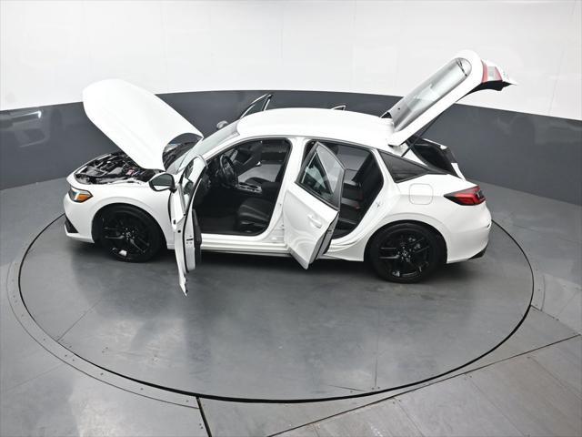 Photo of 2023 Platinum White Pearl Honda Civic