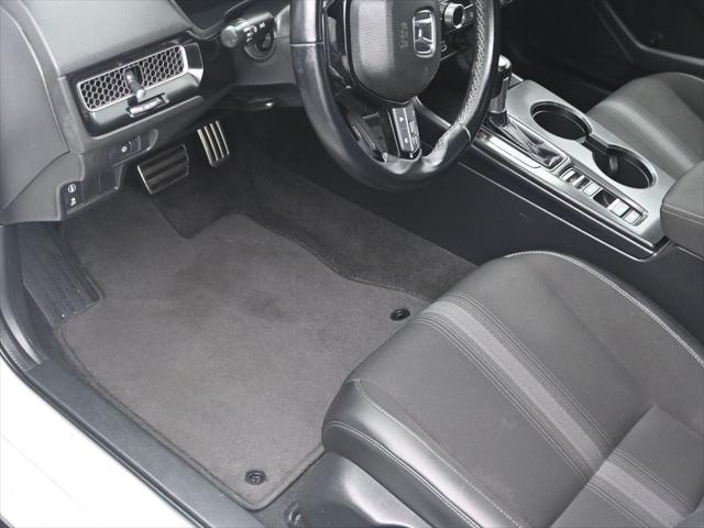 Photo of 2023 Platinum White Pearl Honda Civic