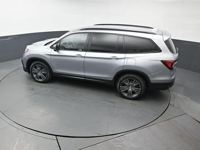 Photo of 2022 Lunar Silver Metallic Honda Pilot