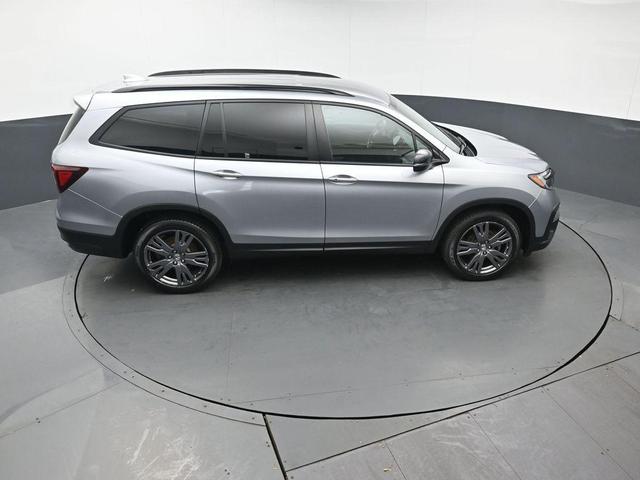 Photo of 2022 Lunar Silver Metallic Honda Pilot