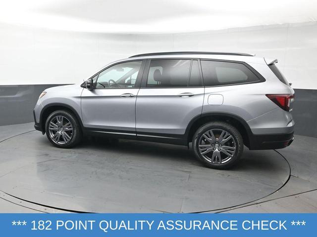 Photo of 2022 Lunar Silver Metallic Honda Pilot
