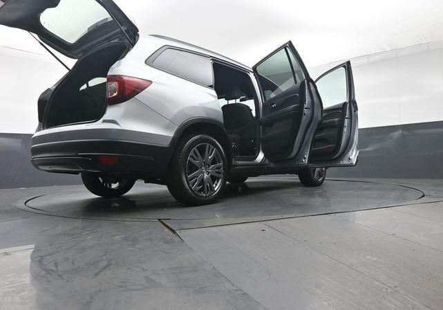 Photo of 2022 Lunar Silver Metallic Honda Pilot
