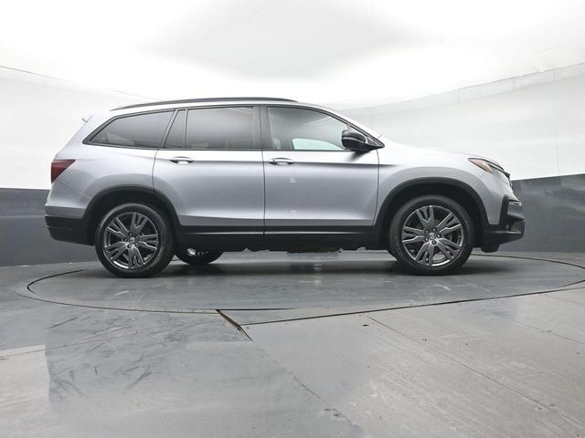 Photo of 2022 Lunar Silver Metallic Honda Pilot