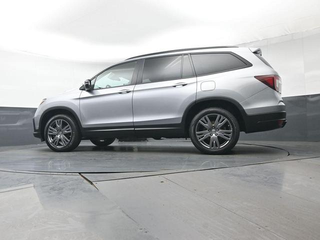 Photo of 2022 Lunar Silver Metallic Honda Pilot
