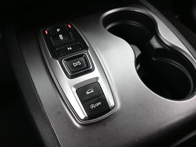Photo of 2022 Lunar Silver Metallic Honda Pilot
