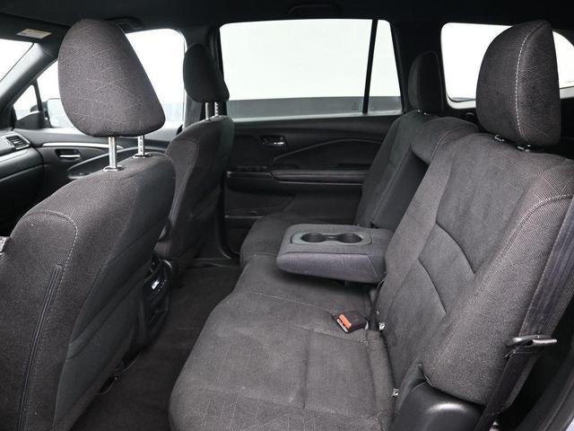 Photo of 2022 Lunar Silver Metallic Honda Pilot