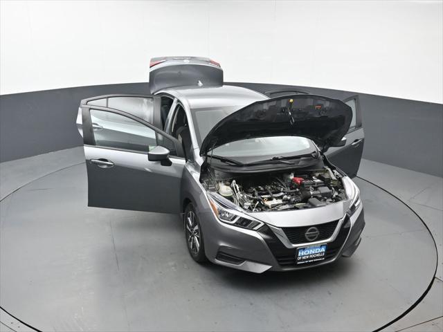 Photo of 2022 Gun Metallic Nissan Versa