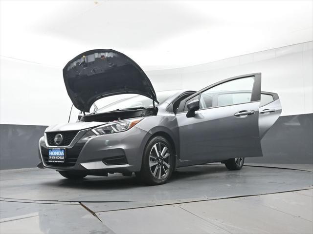 Photo of 2022 Gun Metallic Nissan Versa