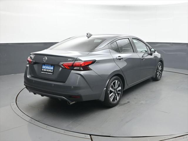 Photo of 2022 Gun Metallic Nissan Versa
