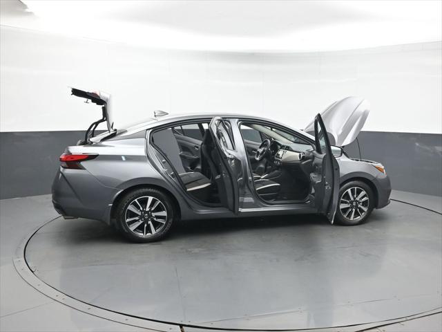 Photo of 2022 Gun Metallic Nissan Versa