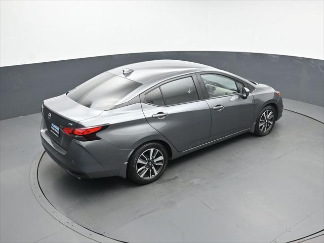 Photo of 2022 Gun Metallic Nissan Versa