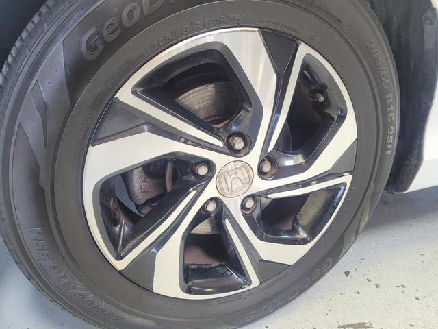 Photo of 2017 White Orchid Pearl Honda Accord