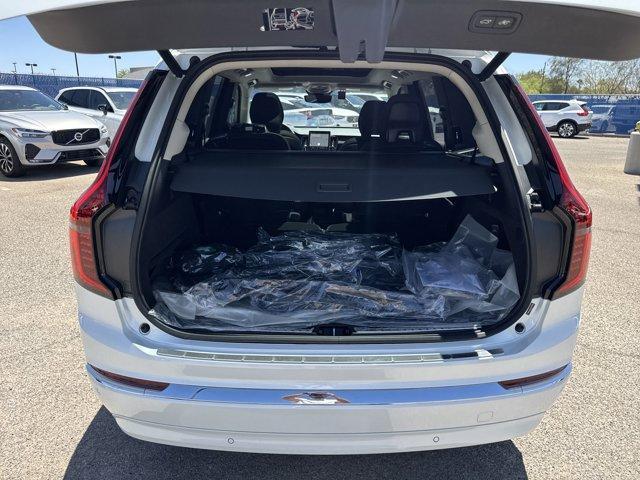 Photo of 2025 White Volvo XC90