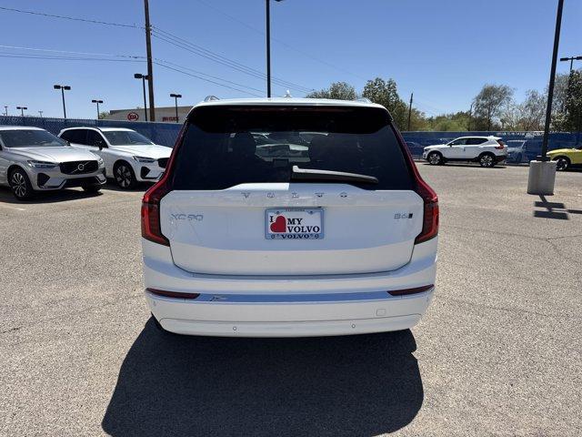 Photo of 2025 White Volvo XC90