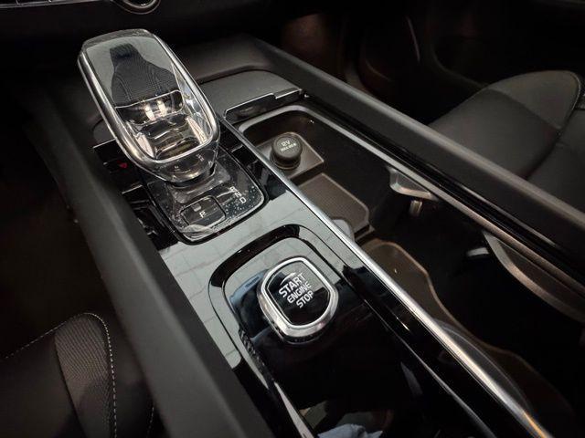Photo of 2025 Onyx Black Volvo XC60 Plug-In Hybrid