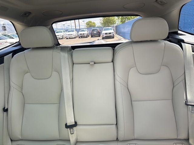 Photo of 2026 Bright Volvo XC60