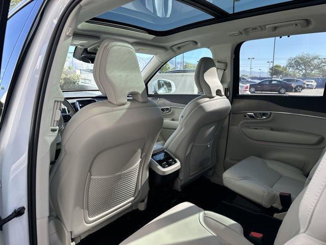 Photo of 2025 White Volvo XC90
