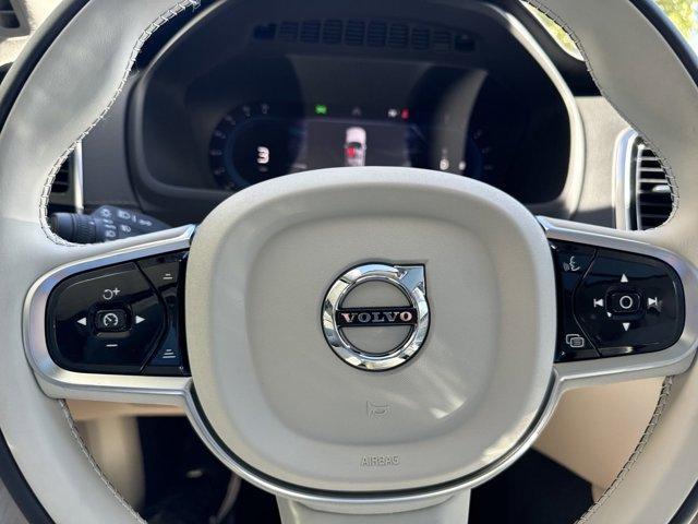 Photo of 2025 White Volvo XC90