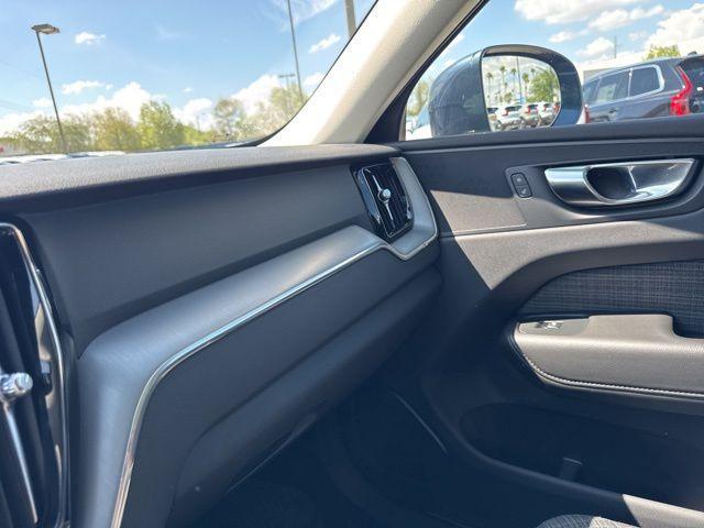 Photo of 2023 Blue Volvo XC60