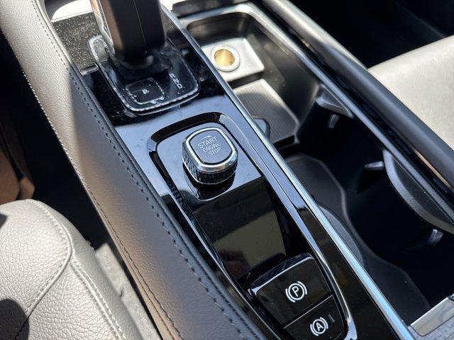Photo of 2025 Vapour Gray Volvo V90 Cross Country