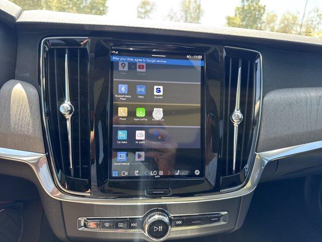 Photo of 2025 Vapour Gray Volvo V90 Cross Country