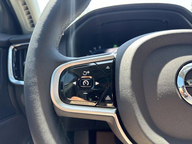 Photo of 2025 Vapour Gray Volvo V90 Cross Country
