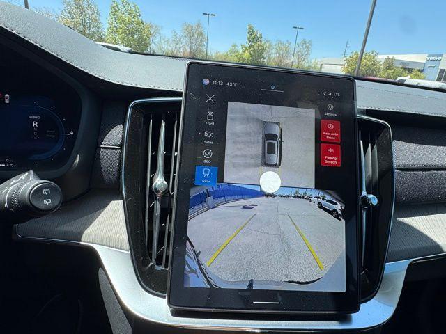 Photo of 2025 White Volvo XC90 Plug-In Hybrid