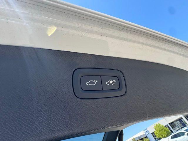 Photo of 2025 White Volvo XC90 Plug-In Hybrid