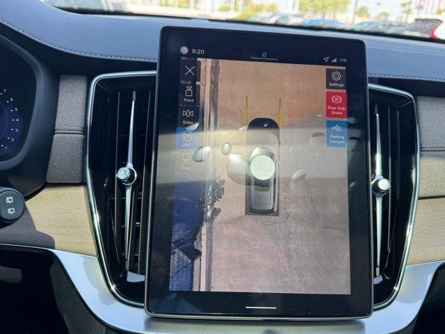 Photo of 2025 Vapour Gray Volvo XC90 Plug-In Hybrid
