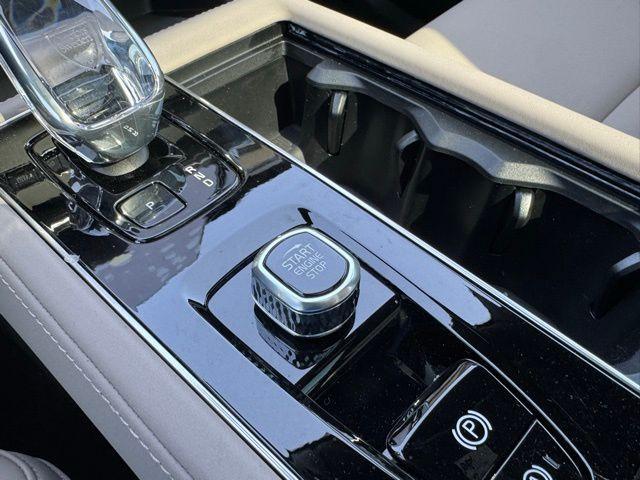 Photo of 2025 Vapour Gray Volvo XC90 Plug-In Hybrid