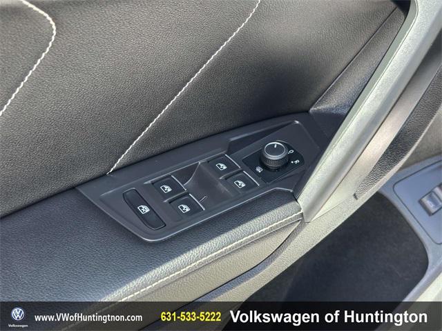 Photo of 2022 Pure White Volkswagen Tiguan