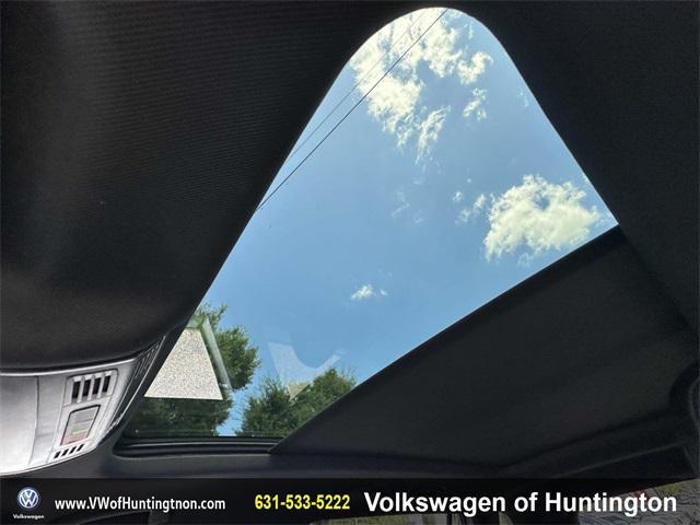 Photo of 2022 Pure White Volkswagen Tiguan