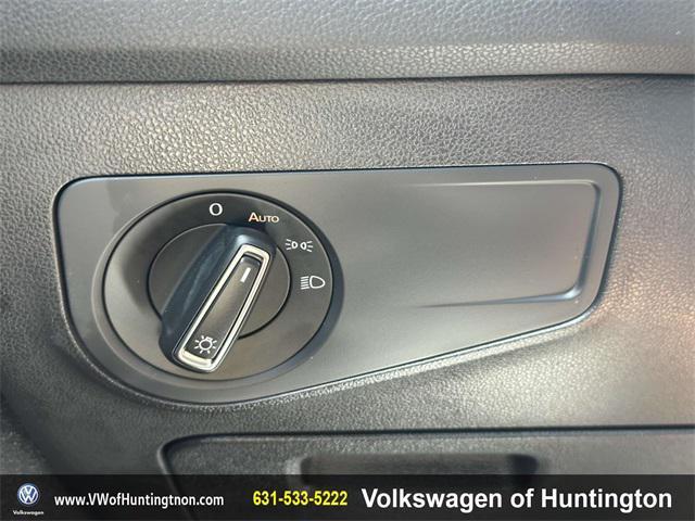 Photo of 2022 Pure White Volkswagen Tiguan