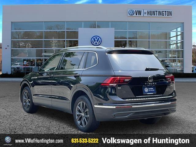 Photo of 2022 Deep Black Pearl Volkswagen Tiguan