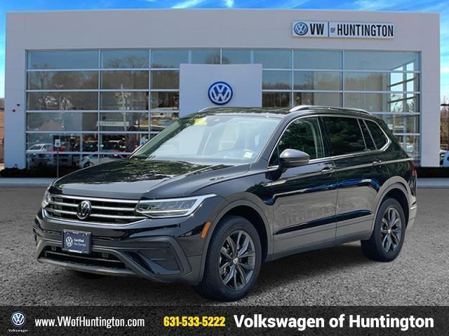 Photo of 2022 Deep Black Pearl Volkswagen Tiguan