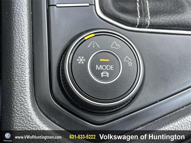 Photo of 2022 Pure Gray Volkswagen Taos