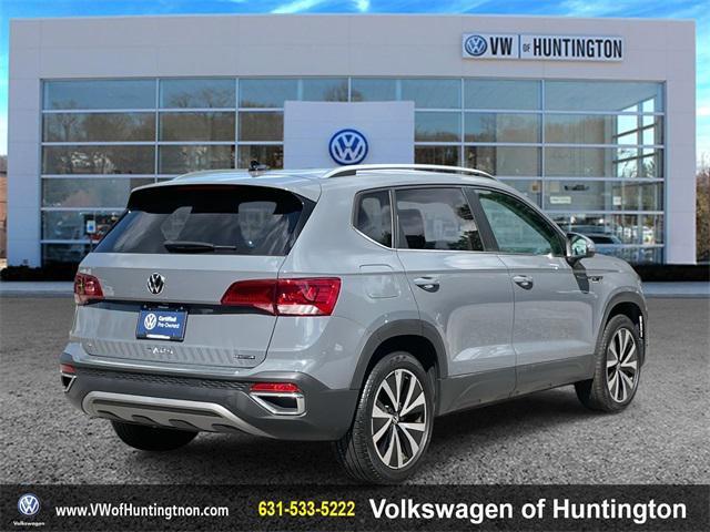 Photo of 2022 Pure Gray Volkswagen Taos