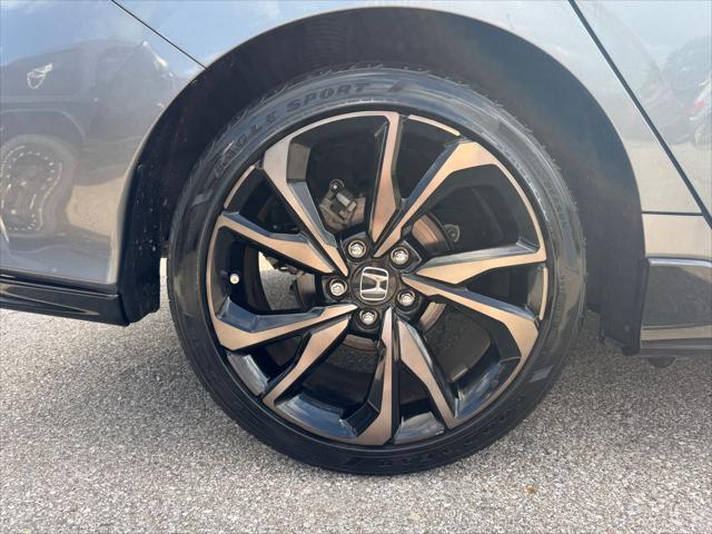 Photo of 2018 Gray Honda Civic