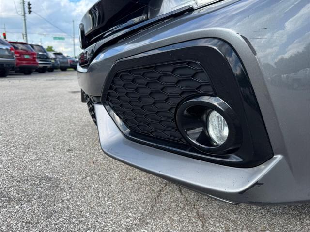 Photo of 2018 Gray Honda Civic