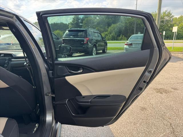 Photo of 2018 Gray Honda Civic